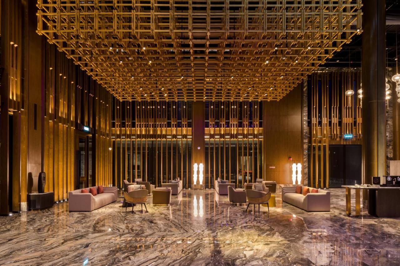M Resort & Hotel Kuala Lumpur Buitenkant foto The lobby of the hotel