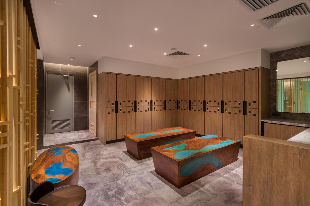M Resort & Hotel Kuala Lumpur Buitenkant foto Locker room