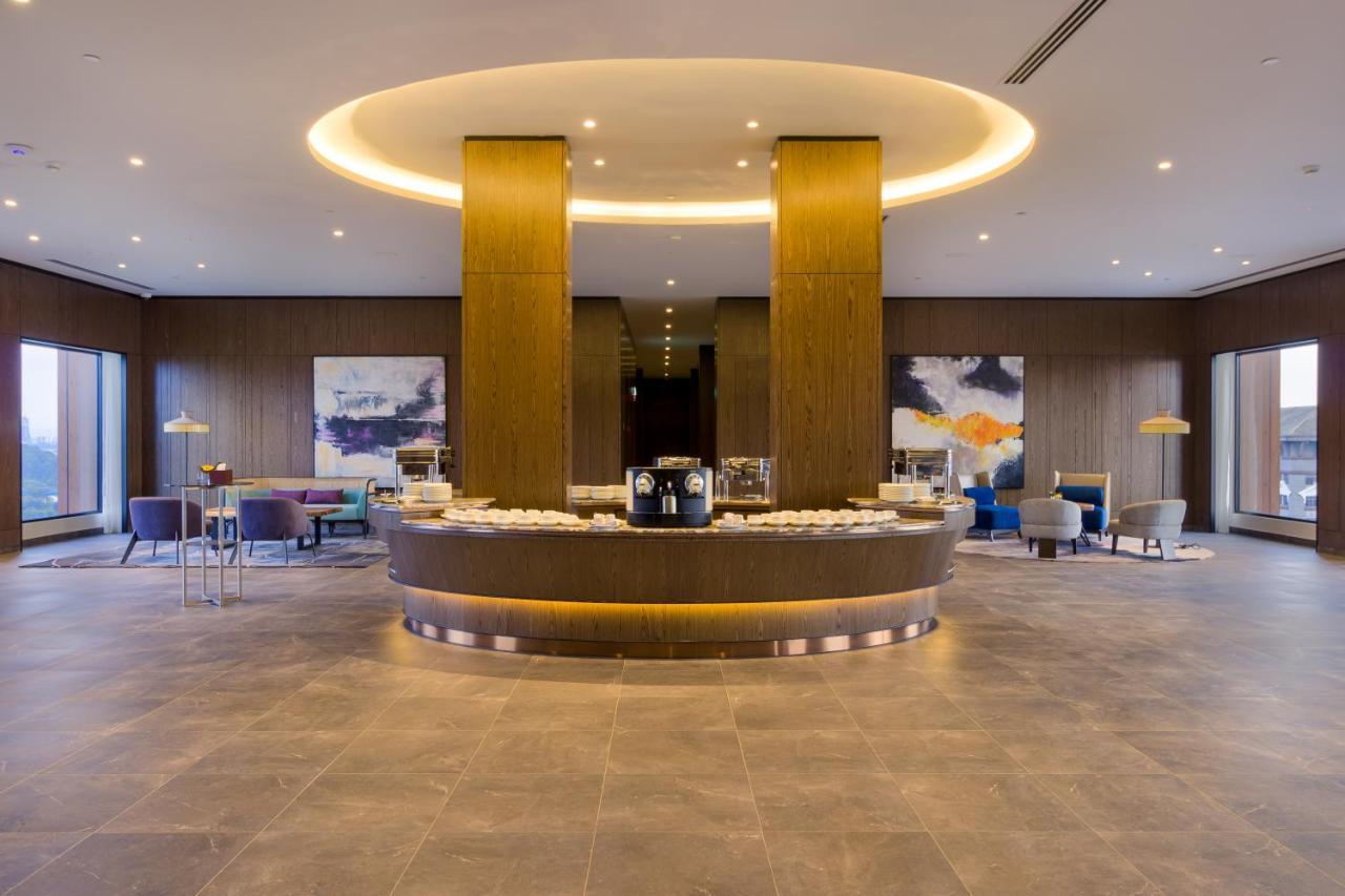 M Resort & Hotel Kuala Lumpur Buitenkant foto The lounge at the airport