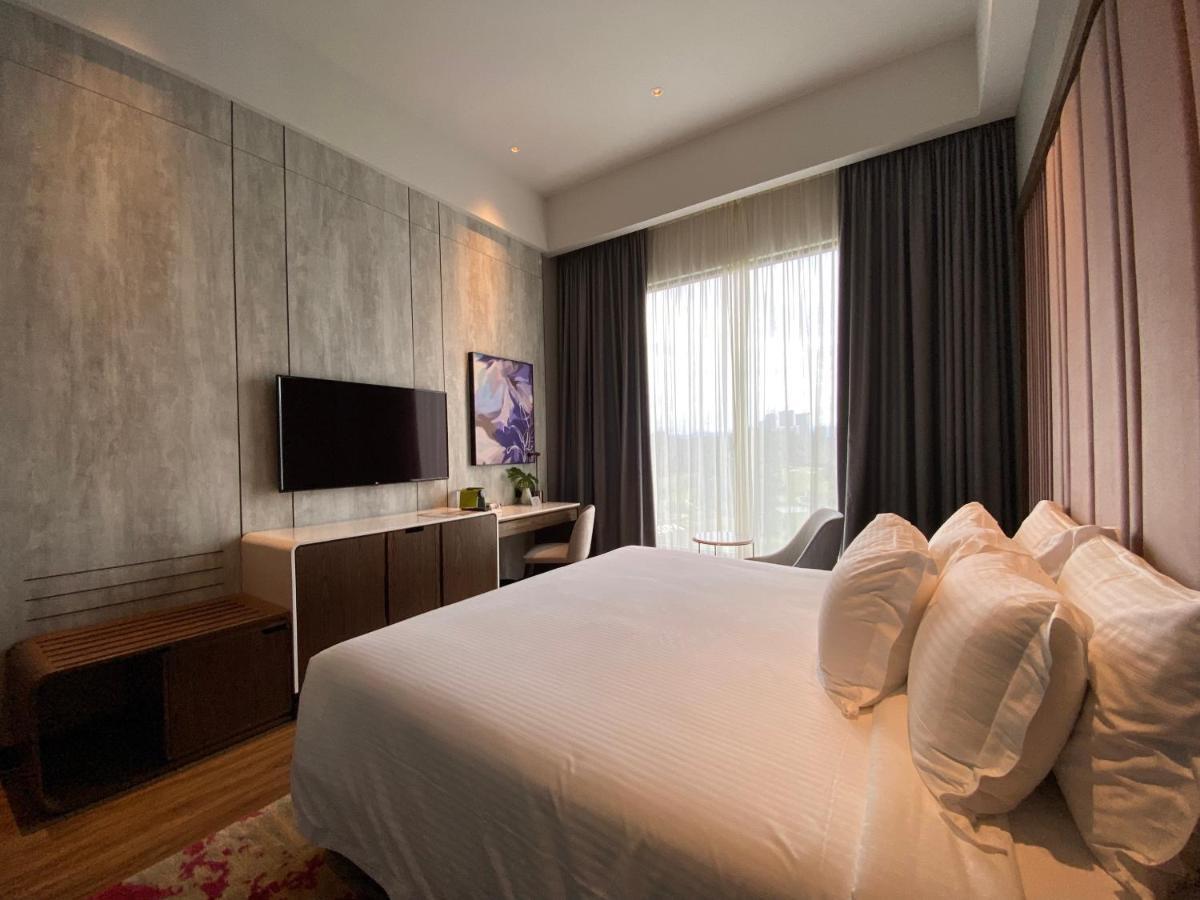 M Resort & Hotel Kuala Lumpur Buitenkant foto Deluxe Suite